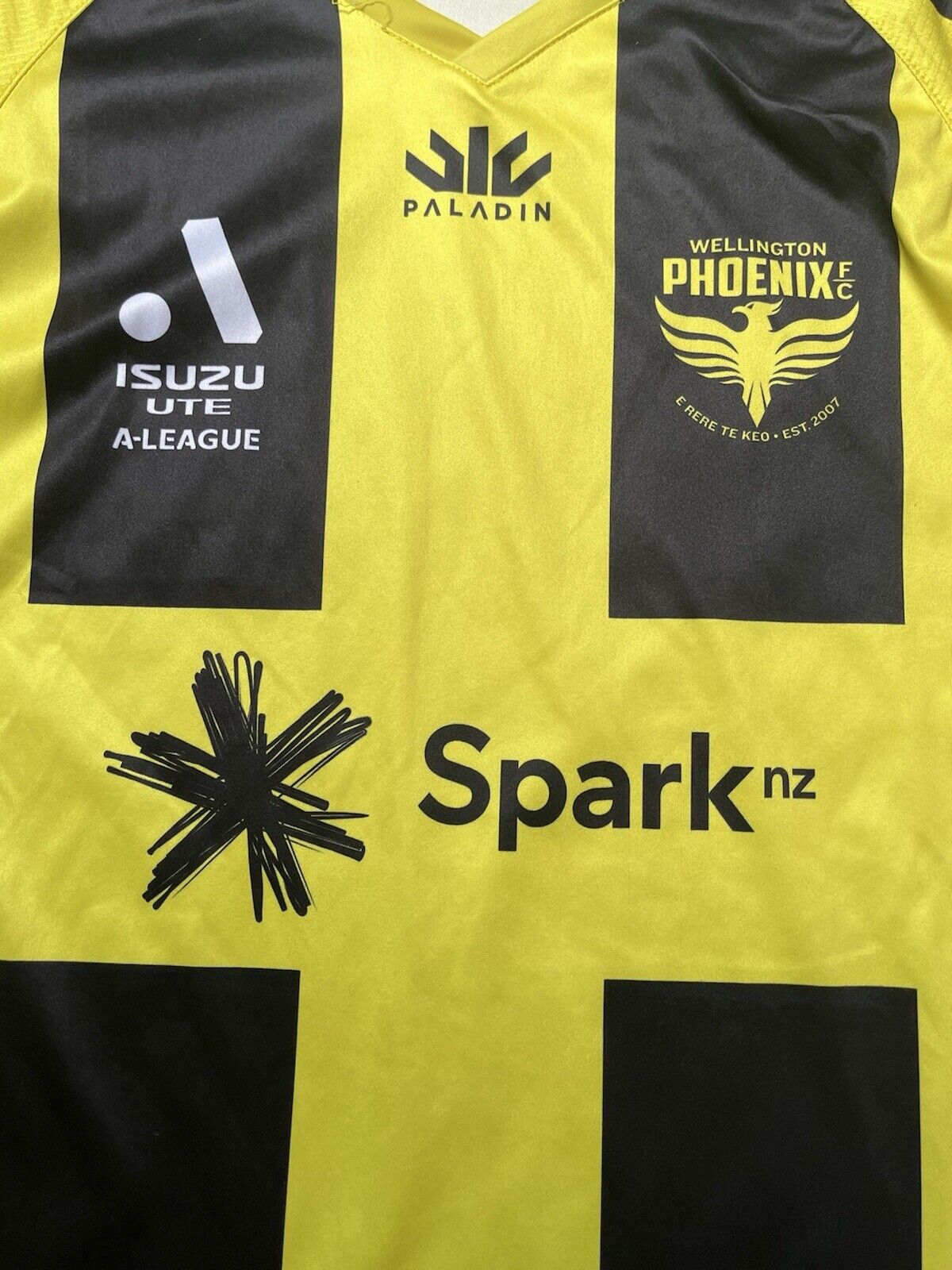 Wellington Phoenix Football Shirt Paladin Home Shirt 2021/22 Men's Medium